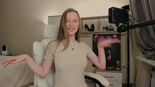 CharlotteWells online show from 03-16-25, 01:49