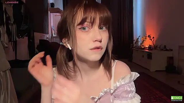 Snapshot of electric_babe chatting on 02-22-26, 11:42 electric babe online show from 02-22-26, 11:42