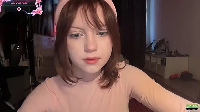 Snapshot of electric_babe chatting on 03-03-26, 02:45 electric babe online show from 03-03-26, 02:45