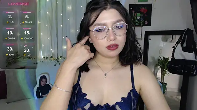 mily thomson b  online show from 10-05-25, 06:06