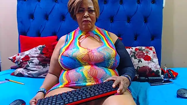 ebonycandy10 online show from 04-25-26, 05:43