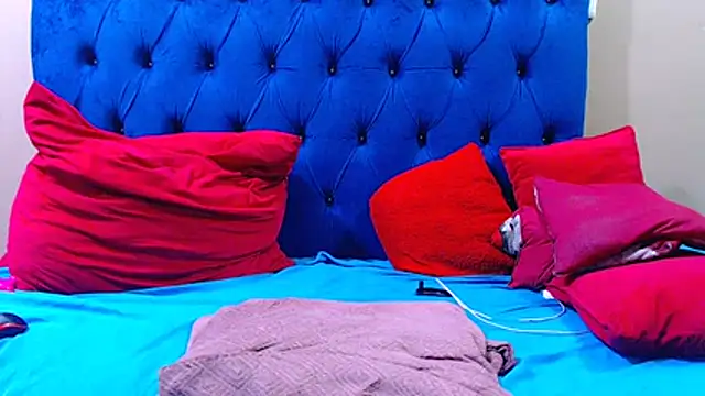 ebonycandy10 online show from 04-28-26, 06:24