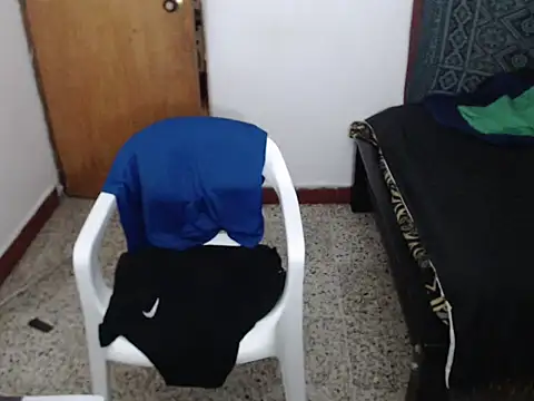 Snapshot of jefmuscle chatting on 12-01-25, 12:43 jefmuscle online show from 12-01-25, 12:43