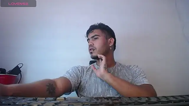 Snapshot of jaden_98_ chatting on 01-30-25, 04:02 jaden 98  online show from 01-30-25, 04:02