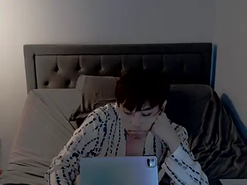 Snapshot of bxiaobao94 chatting on 07-11-26, 04:15 bxiaobao94 online show from 07-11-26, 04:15