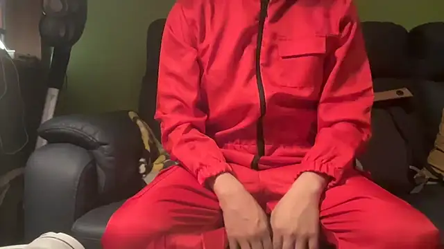 Snapshot of taka32204 chatting on 09-18-25, 04:31 taka32204 online show from 09-18-25, 04:31