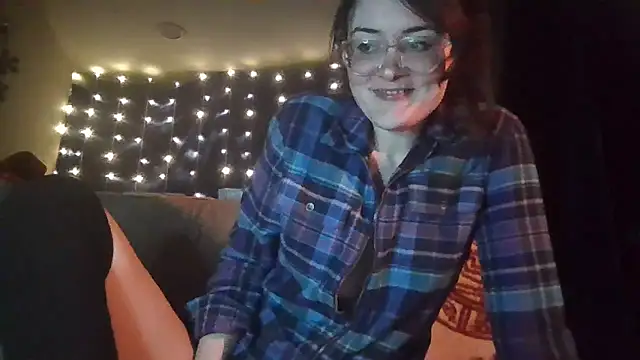 Snapshot of EyaDivine1 chatting on 12-29-24, 04:27 EyaDivine1 online show from 12-29-24, 04:27