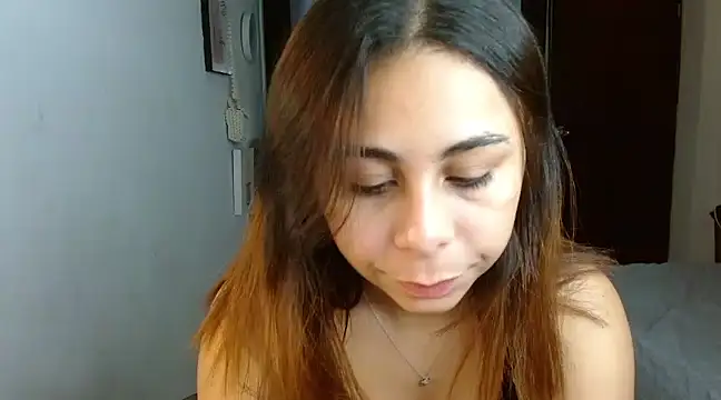 Snapshot of violet_leo chatting on 02-27-25, 03:04 violet leo online show from 02-27-25, 03:04