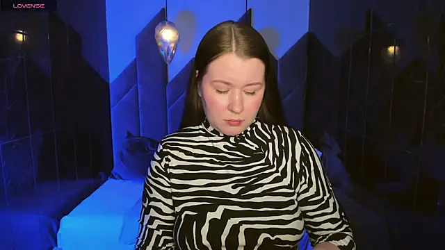 Snapshot of ShedarBrooks chatting on 02-07-25, 11:45 ShedarBrooks online show from 02-07-25, 11:45