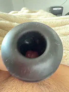 Snapshot of fuckitzer chatting on 02-16-26, 10:44 fuckitzer online show from 02-16-26, 10:44