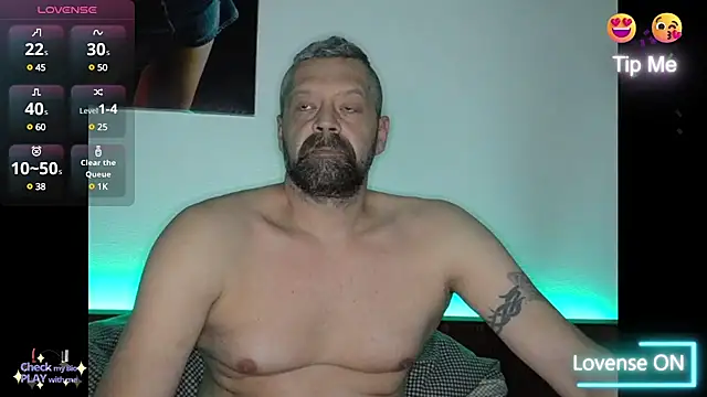 Snapshot of northman1977 chatting on 01-24-25, 04:17 northman1977 online show from 01-24-25, 04:17