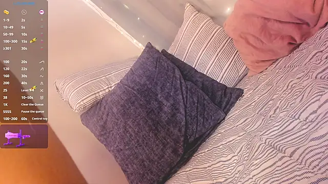 Snapshot of Kloe_Raize chatting on 01-20-25, 10:59 Kloe Raize online show from 01-20-25, 10:59