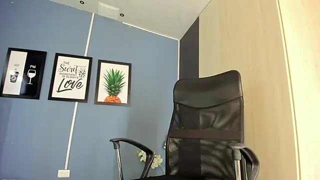 PaulinaDuarte online show from 04-23-26, 11:20