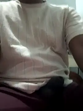 Snapshot of RajeshKumar133476 chatting on 11-09-25, 05:06 RajeshKumar133476 online show from 11-09-25, 05:06