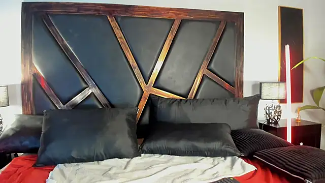 EmiliWilliams online show from 04-26-26, 10:18