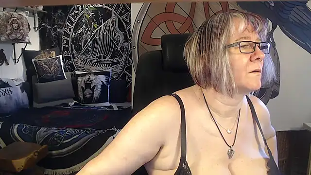 TittenMichelle online show from 04-25-26, 08:39