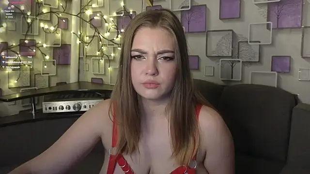 Snapshot of Grace_Fantasy chatting on 09-27-25, 10:37 Grace Fantasy online show from 09-27-25, 10:37