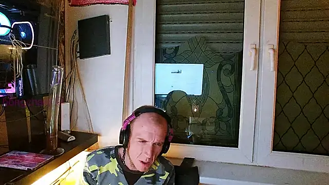 Snapshot of BongChannel chatting on 01-09-25, 12:25 BongChannel online show from 01-09-25, 12:25