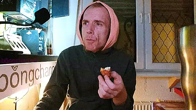 Snapshot of BongChannel chatting on 01-24-25, 01:24 BongChannel online show from 01-24-25, 01:24