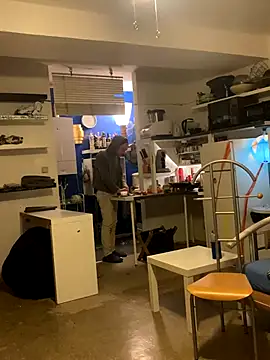 Snapshot of BongChannel chatting on 11-29-25, 10:57 BongChannel online show from 11-29-25, 10:57