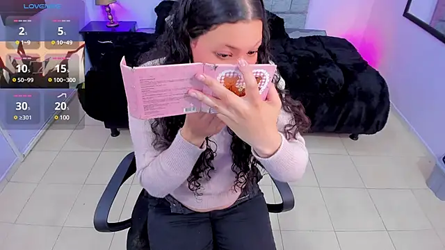 Lana stone  online show from 01-19-25, 07:46