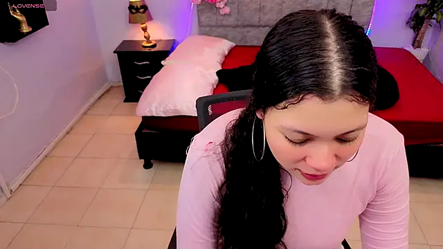 Lana stone  online show from 10-18-25, 03:20