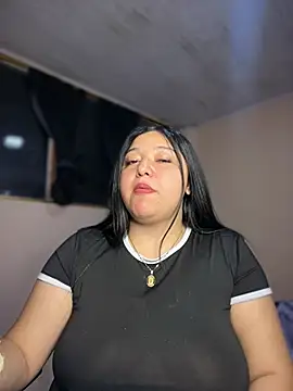Snapshot of Kym_Owens chatting on 05-22-26, 01:35 Kym Owens online show from 05-22-26, 01:35