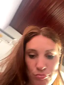 Snapshot of antojazminn chatting on 12-15-25, 06:23 antojazminn online show from 12-15-25, 06:23