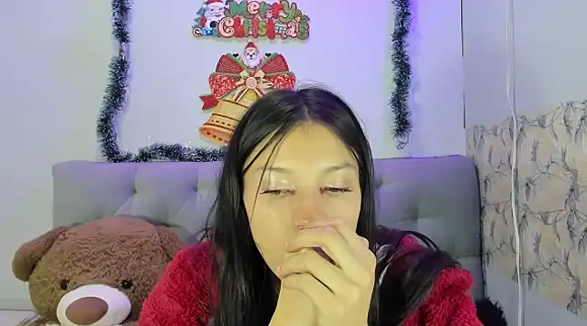 Snapshot of Emma-Wilson chatting on 12-21-24, 04:41 Emma-Wilson online show from 12-21-24, 04:41