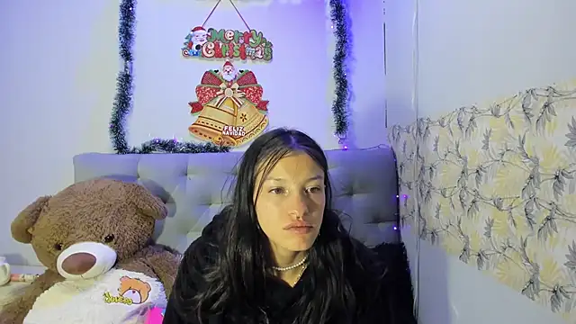 Snapshot of Emma-Wilson chatting on 12-30-24, 03:58 Emma-Wilson online show from 12-30-24, 03:58