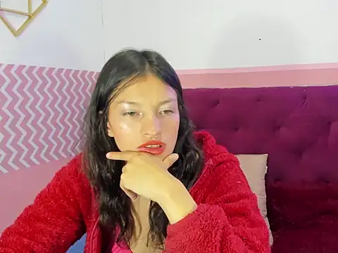 Snapshot of Emma-Wilson chatting on 01-24-25, 05:11 Emma-Wilson online show from 01-24-25, 05:11