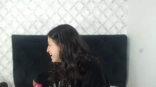 Snapshot of Emma-Wilson chatting on 02-20-25, 12:52 Emma-Wilson online show from 02-20-25, 12:52