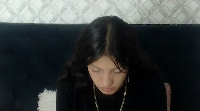 Snapshot of Emma-Wilson chatting on 02-26-25, 05:39 Emma-Wilson online show from 02-26-25, 05:39