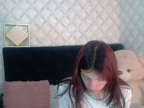Snapshot of Emma-Wilson chatting on 09-25-25, 05:22 Emma-Wilson online show from 09-25-25, 05:22