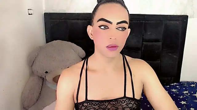 Snapshot of Michell_Queen chatting on 10-23-25, 06:45 Michell Queen online show from 10-23-25, 06:45