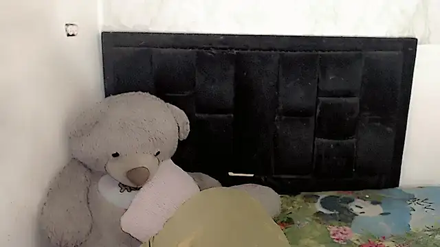 Snapshot of Michell_Queen chatting on 11-23-25, 11:48 Michell Queen online show from 11-23-25, 11:48