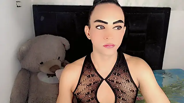 Snapshot of Michell_Queen chatting on 02-19-26, 05:03 Michell Queen online show from 02-19-26, 05:03