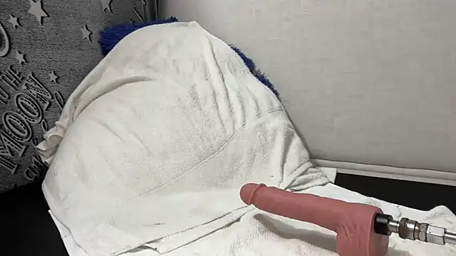 Snapshot of dominic_brandd23 chatting on 11-04-25, 05:06 dominic brandd23 online show from 11-04-25, 05:06