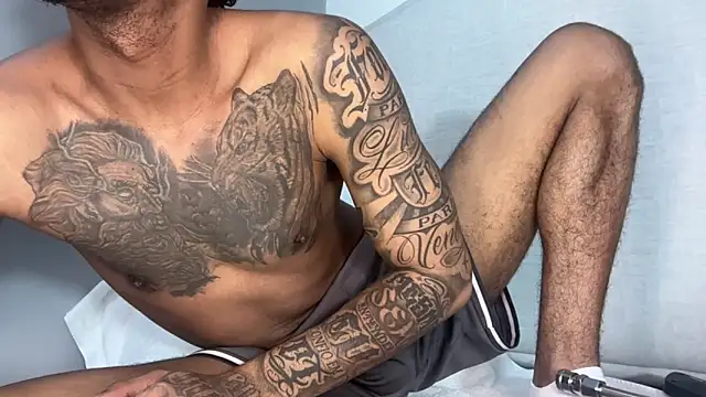 Snapshot of dominic_brandd23 chatting on 12-19-25, 01:56 dominic brandd23 online show from 12-19-25, 01:56