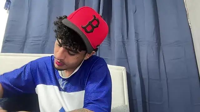 Snapshot of dominic_brandd23 chatting on 12-19-25, 02:13 dominic brandd23 online show from 12-19-25, 02:13