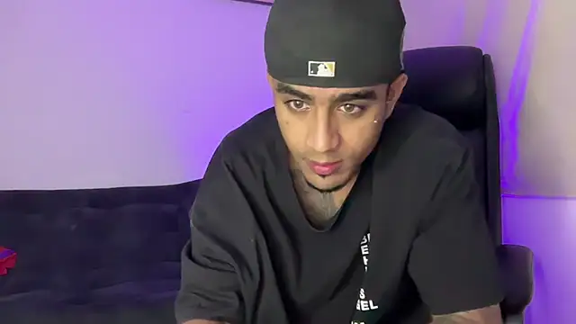 Snapshot of dominic_brandd23 chatting on 02-05-26, 05:01 dominic brandd23 online show from 02-05-26, 05:01