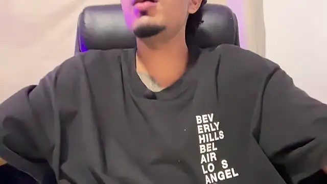 Snapshot of dominic_brandd23 chatting on 02-08-26, 11:46 dominic brandd23 online show from 02-08-26, 11:46