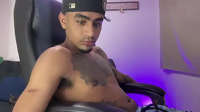 Snapshot of dominic_brandd23 chatting on 02-14-26, 11:01 dominic brandd23 online show from 02-14-26, 11:01