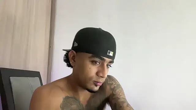 Snapshot of dominic_brandd23 chatting on 02-21-26, 02:23 dominic brandd23 online show from 02-21-26, 02:23