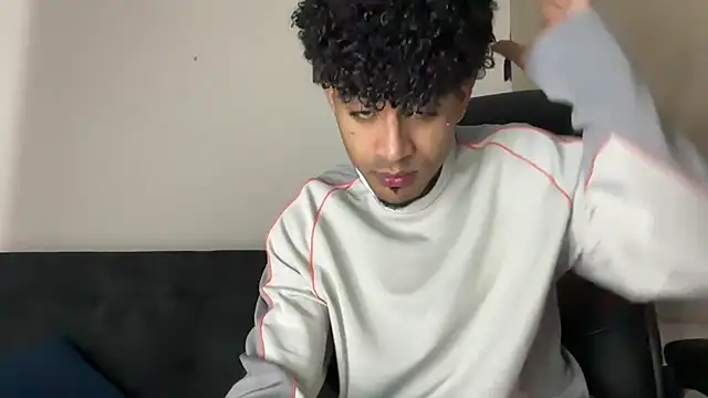 Snapshot of dominic_brandd23 chatting on 03-06-26, 12:07 dominic brandd23 online show from 03-06-26, 12:07