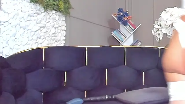 Deliciouslips online show from 10-20-25, 12:05