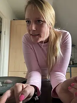 MoniqueLaFee online show from 01-29-25, 12:13