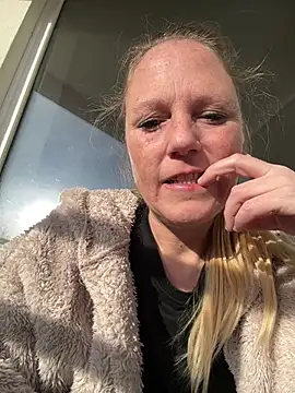 Snapshot of MoniqueLaFee chatting on 02-19-26, 02:24 MoniqueLaFee online show from 02-19-26, 02:24