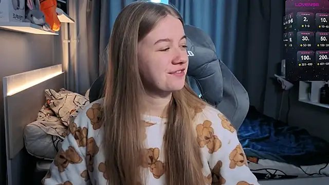 Snapshot of candy_maggie chatting on 02-04-25, 12:44 candy maggie online show from 02-04-25, 12:44