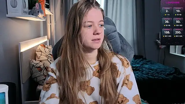 Snapshot of candy_maggie chatting on 03-10-25, 09:43 candy maggie online show from 03-10-25, 09:43